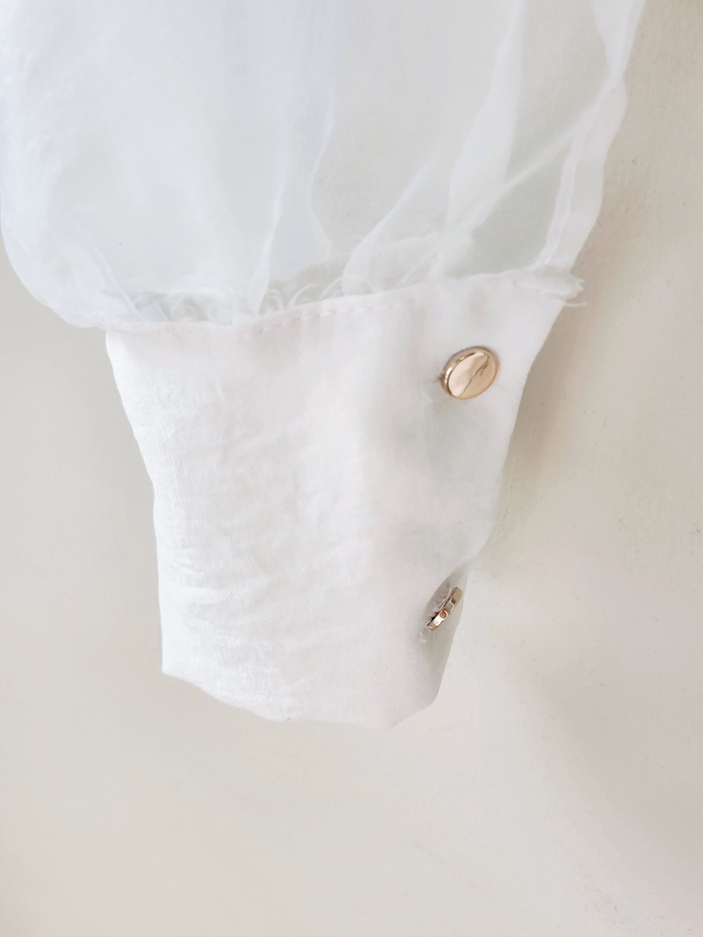 PrettyLittleThing White Sheer Puff Sleeve Tie-Front Crop Blouse - Picture 7 of 9